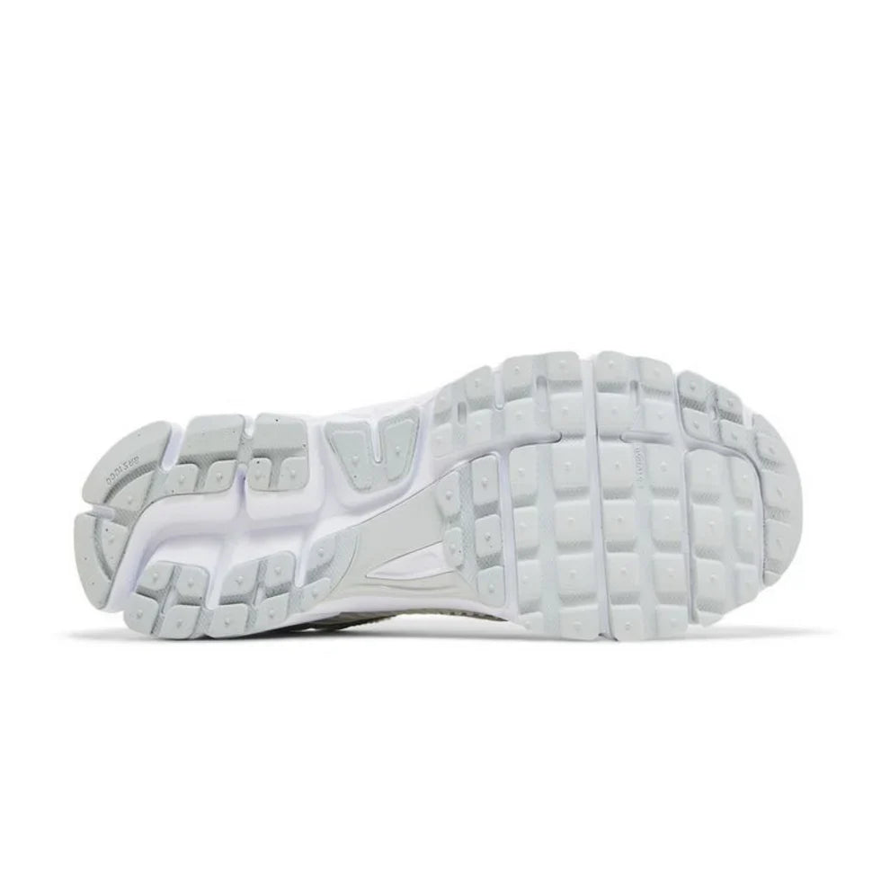 Nike Air Zoom Vomero 5 Chrome Toe
